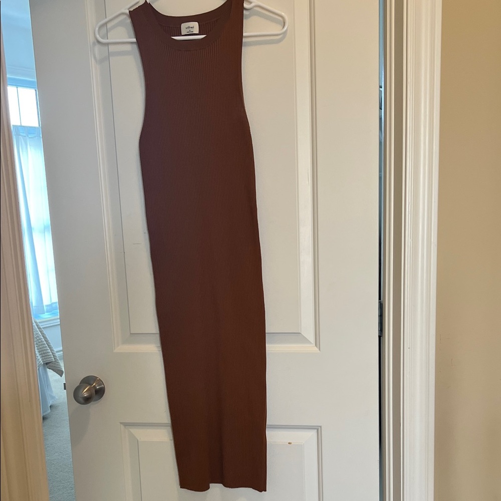 Wilfred Ribbed Midi Dress in Brown